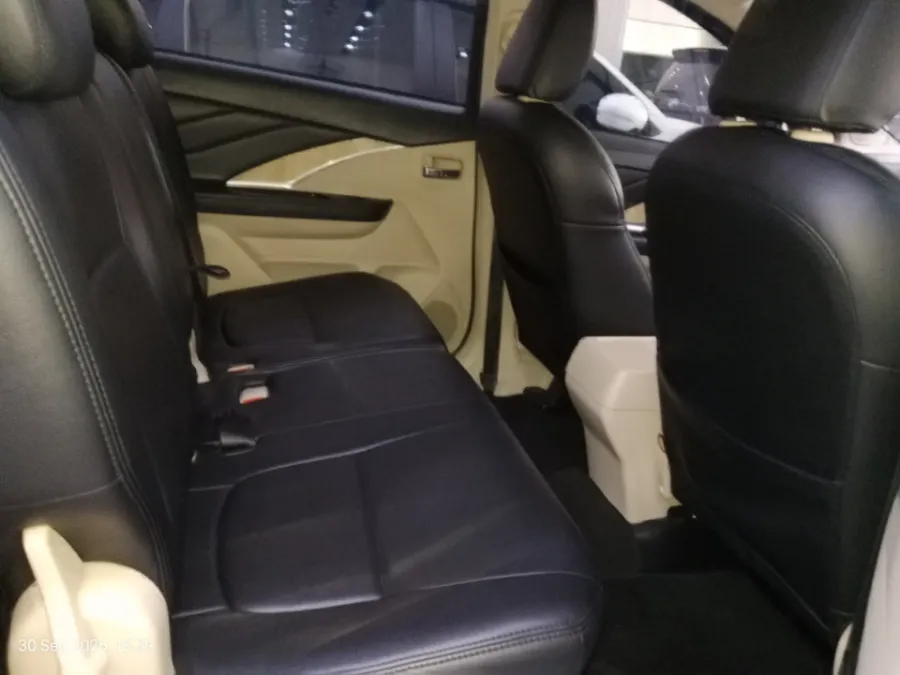 Foto Mobil Bekas Kabin Belakang Mitsubishi Xpander 1.5 Ultimate tahun 2021