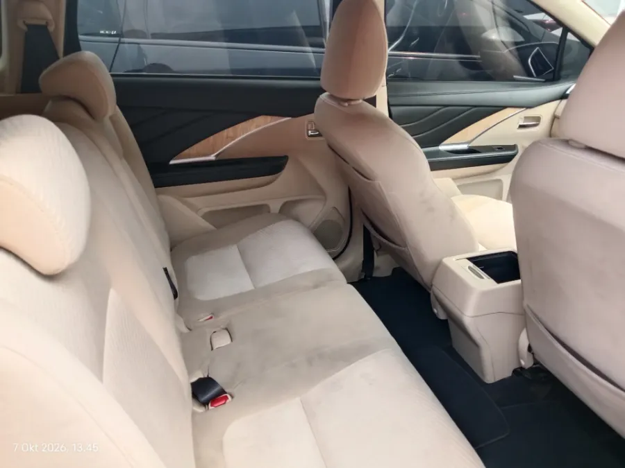 Foto Mobil Bekas Kabin Belakang Mitsubishi Xpander 1.5 Ultimate tahun 2021