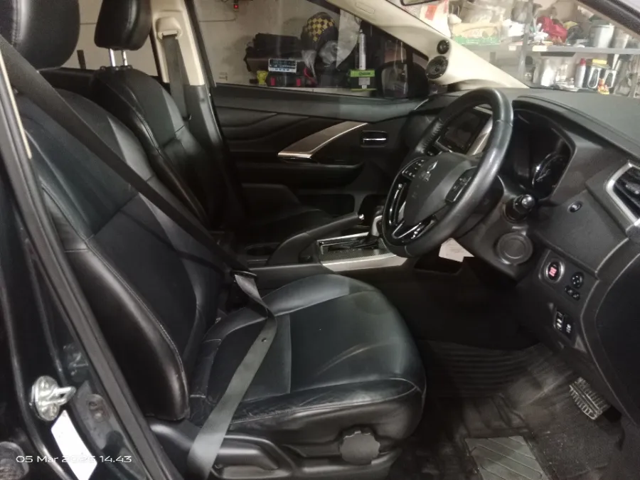 Foto Mobil Bekas Kabin Depan Mitsubishi Xpander 1.5 Ultimate tahun 2021