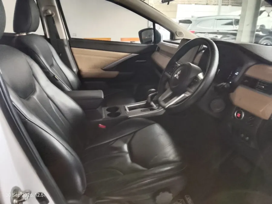 Foto Mobil Bekas Kabin Depan Mitsubishi Xpander 1.5 Ultimate tahun 2021