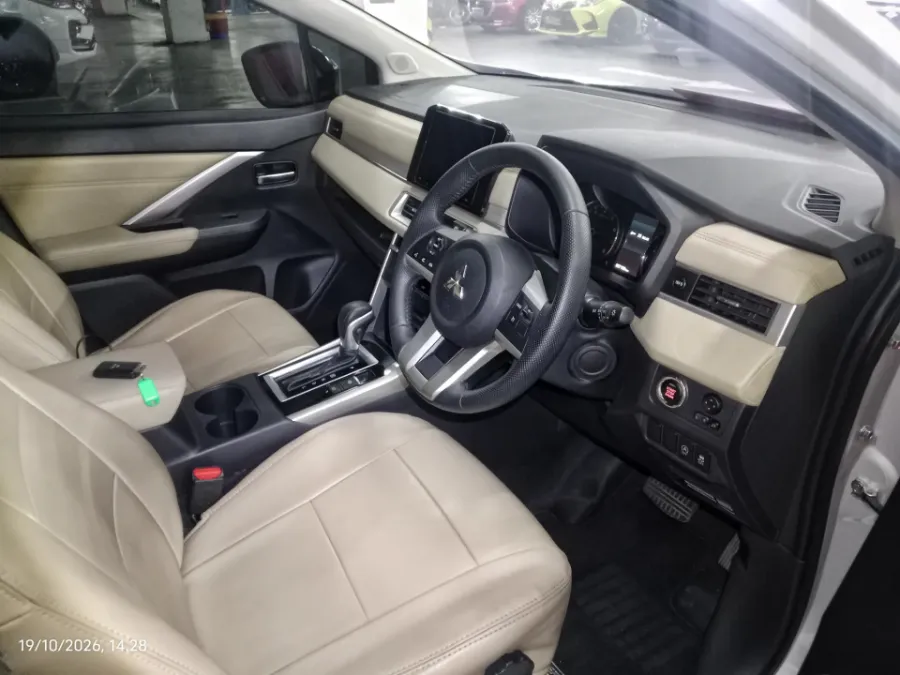 Foto Mobil Bekas Kabin Depan Mitsubishi Xpander 1.5 Ultimate tahun 2021