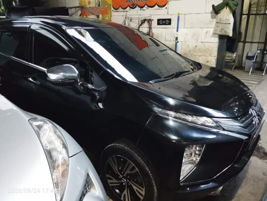Foto Mobil Bekas Kanan Depan Mitsubishi Xpander 1.5 Ultimate tahun 2021
