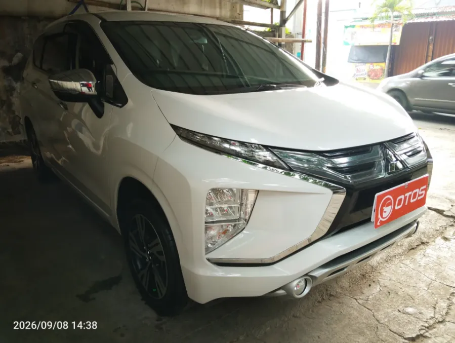 Foto Mobil Bekas Kanan Depan Mitsubishi Xpander 1.5 Ultimate tahun 2021