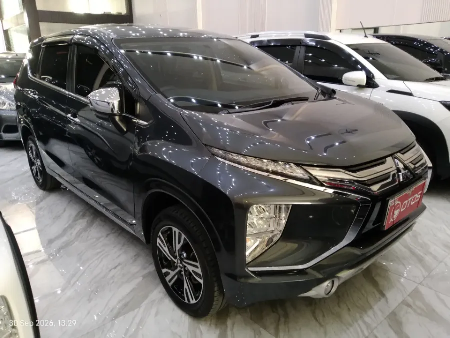 Foto Mobil Bekas Kanan Depan Mitsubishi Xpander 1.5 Ultimate tahun 2021