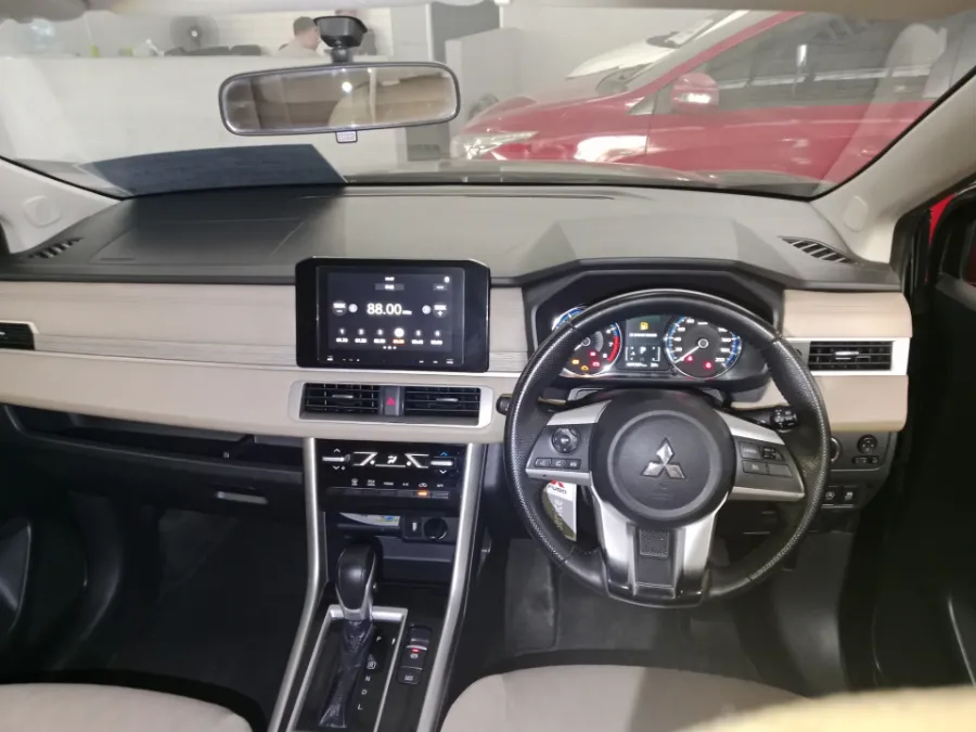 Foto Mobil Bekas Dashboard Mitsubishi Xpander 1.5 Ultimate tahun 2022