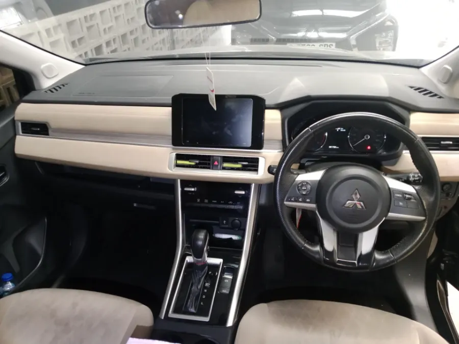 Foto Mobil Bekas Dashboard Mitsubishi Xpander 1.5 Ultimate tahun 2022