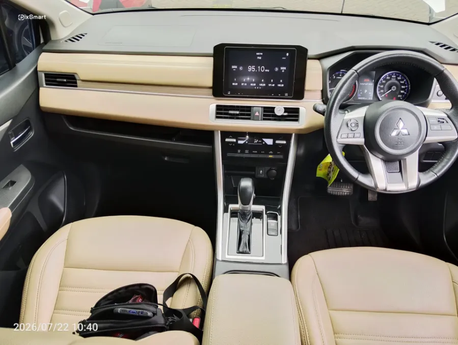 Foto Mobil Bekas Dashboard Mitsubishi Xpander 1.5 Ultimate tahun 2022