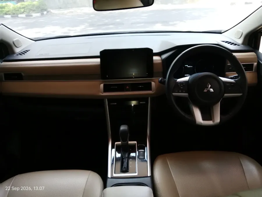Foto Mobil Bekas Dashboard Mitsubishi Xpander 1.5 Ultimate tahun 2022