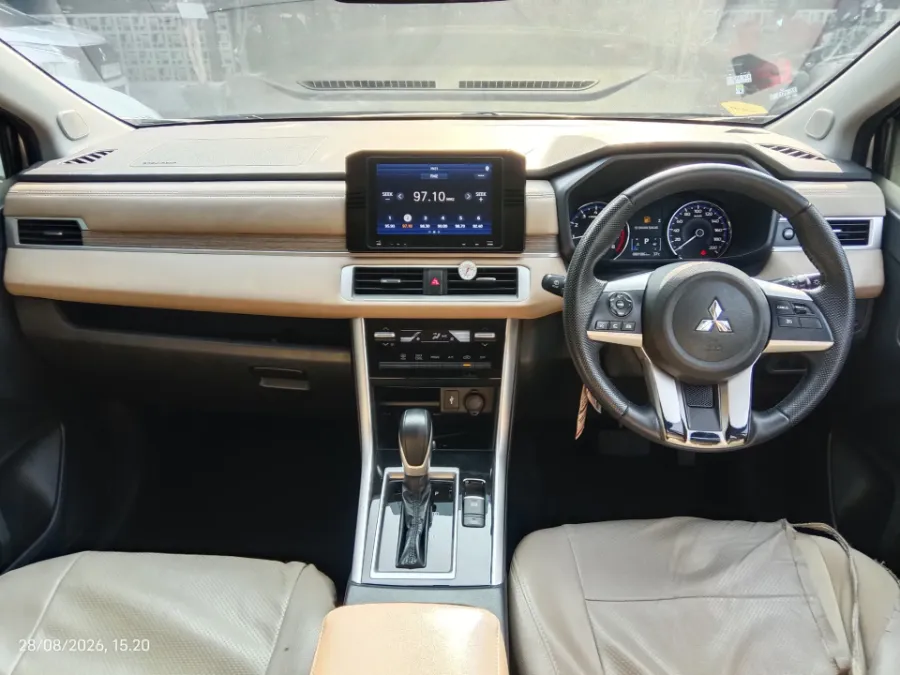 Foto Mobil Bekas Dashboard Mitsubishi Xpander 1.5 Ultimate tahun 2022