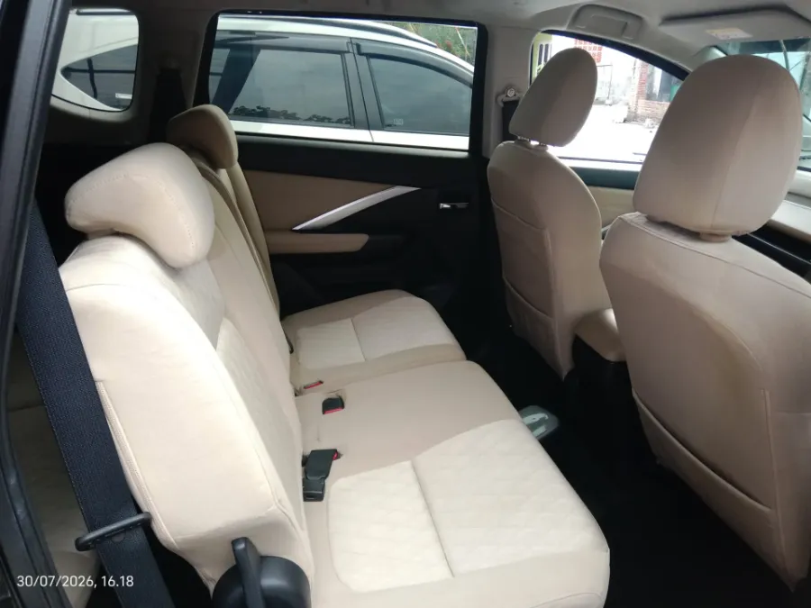 Foto Mobil Bekas Kabin Belakang Mitsubishi Xpander 1.5 Ultimate tahun 2022