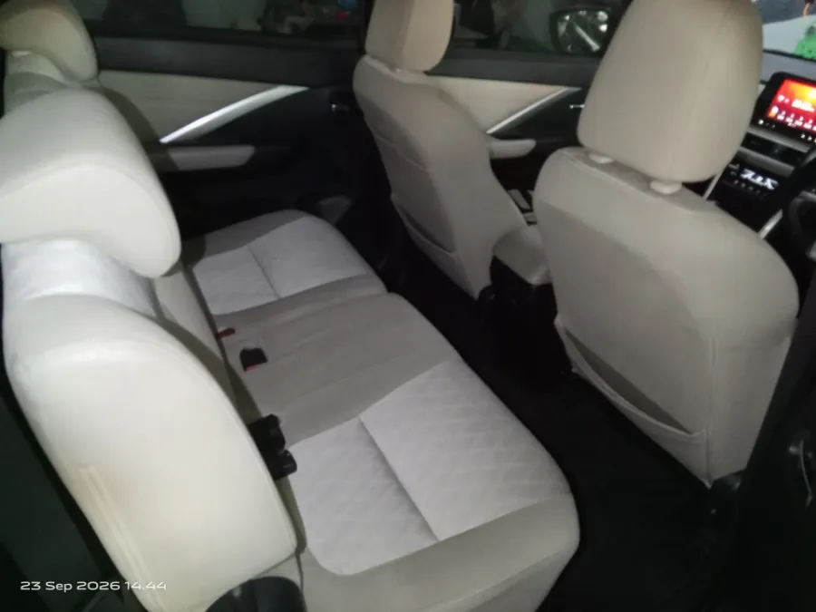 Foto Mobil Bekas Kabin Belakang Mitsubishi Xpander 1.5 Ultimate tahun 2022