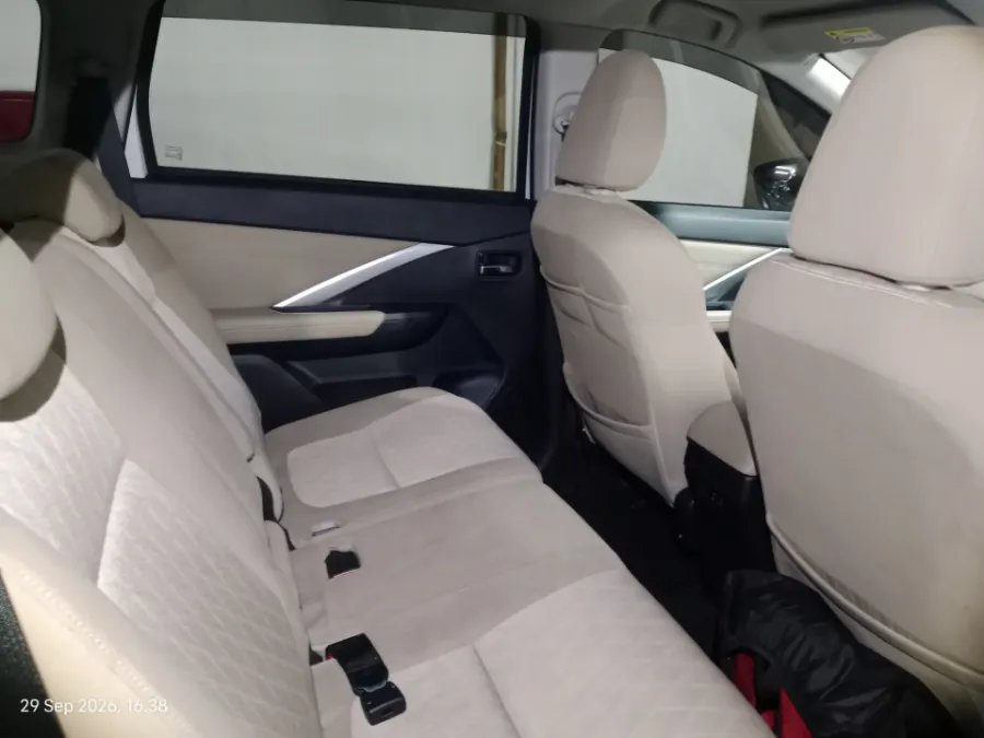 Foto Mobil Bekas Kabin Belakang Mitsubishi Xpander 1.5 Ultimate tahun 2022