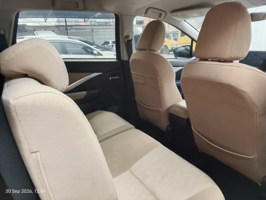 Foto Mobil Bekas Kabin Belakang Mitsubishi Xpander 1.5 Ultimate tahun 2022
