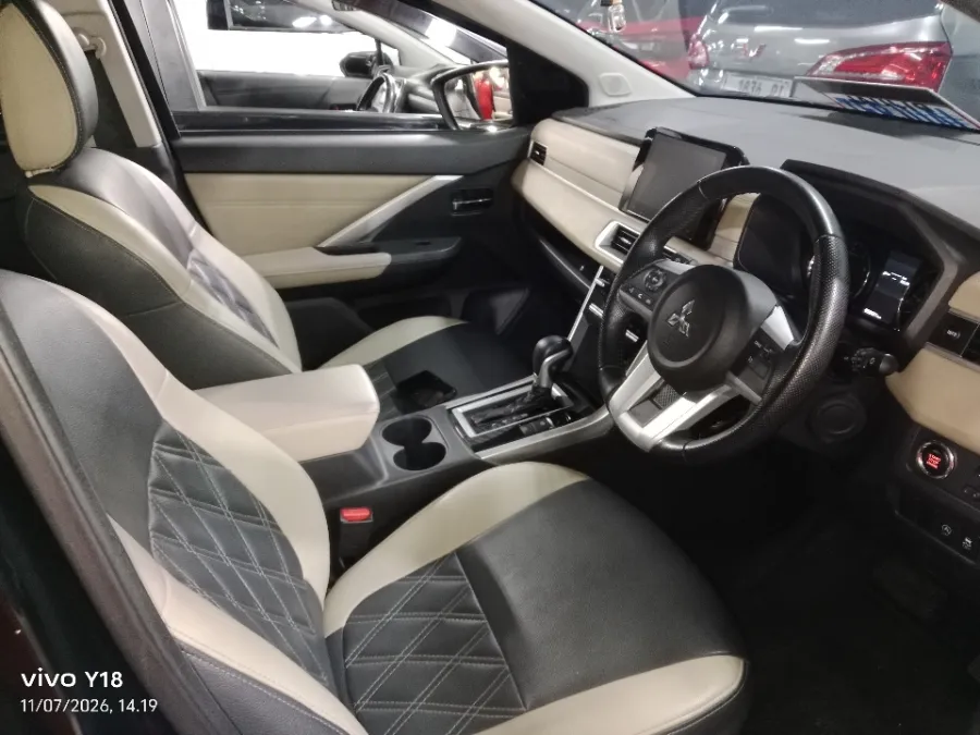 Foto Mobil Bekas Kabin Depan Mitsubishi Xpander 1.5 Ultimate tahun 2022