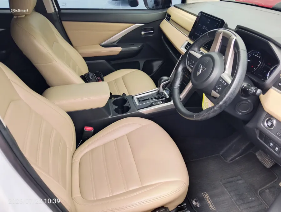 Foto Mobil Bekas Kabin Depan Mitsubishi Xpander 1.5 Ultimate tahun 2022