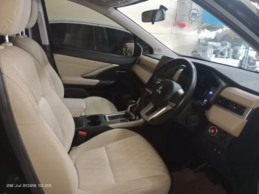 Foto Mobil Bekas Kabin Depan Mitsubishi Xpander 1.5 Ultimate tahun 2022