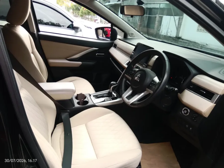 Foto Mobil Bekas Kabin Depan Mitsubishi Xpander 1.5 Ultimate tahun 2022