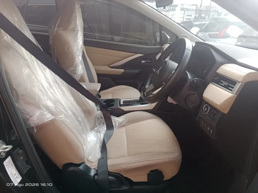 Foto Mobil Bekas Kabin Depan Mitsubishi Xpander 1.5 Ultimate tahun 2022