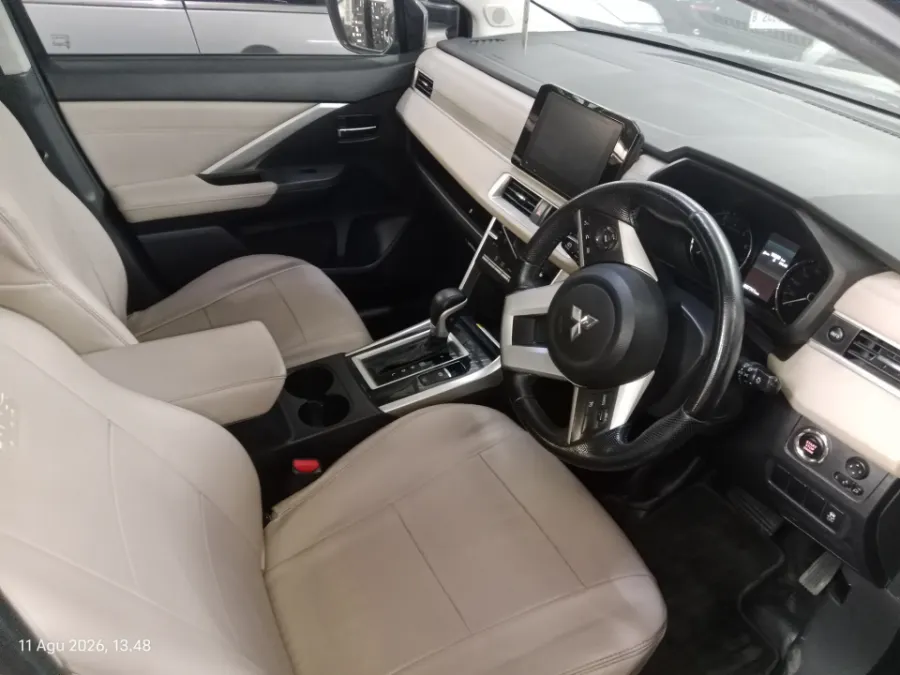 Foto Mobil Bekas Kabin Depan Mitsubishi Xpander 1.5 Ultimate tahun 2022