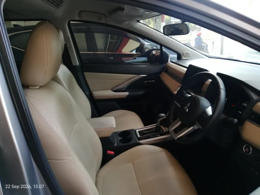 Foto Mobil Bekas Kabin Depan Mitsubishi Xpander 1.5 Ultimate tahun 2022