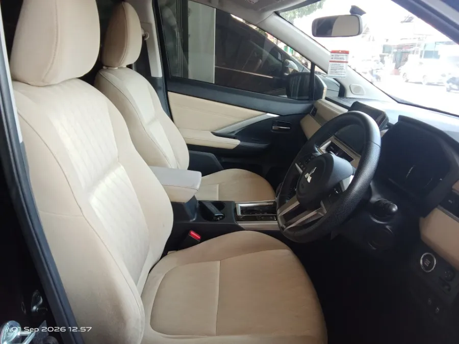 Foto Mobil Bekas Kabin Depan Mitsubishi Xpander 1.5 Ultimate tahun 2022