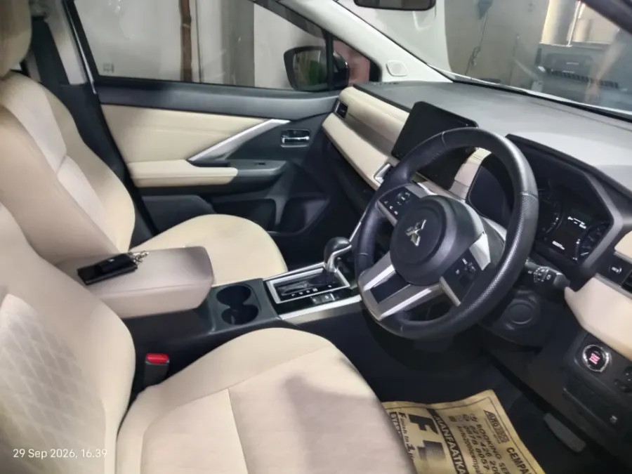 Foto Mobil Bekas Kabin Depan Mitsubishi Xpander 1.5 Ultimate tahun 2022