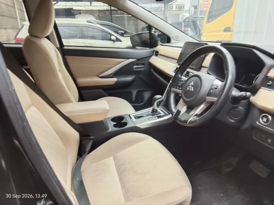 Foto Mobil Bekas Kabin Depan Mitsubishi Xpander 1.5 Ultimate tahun 2022