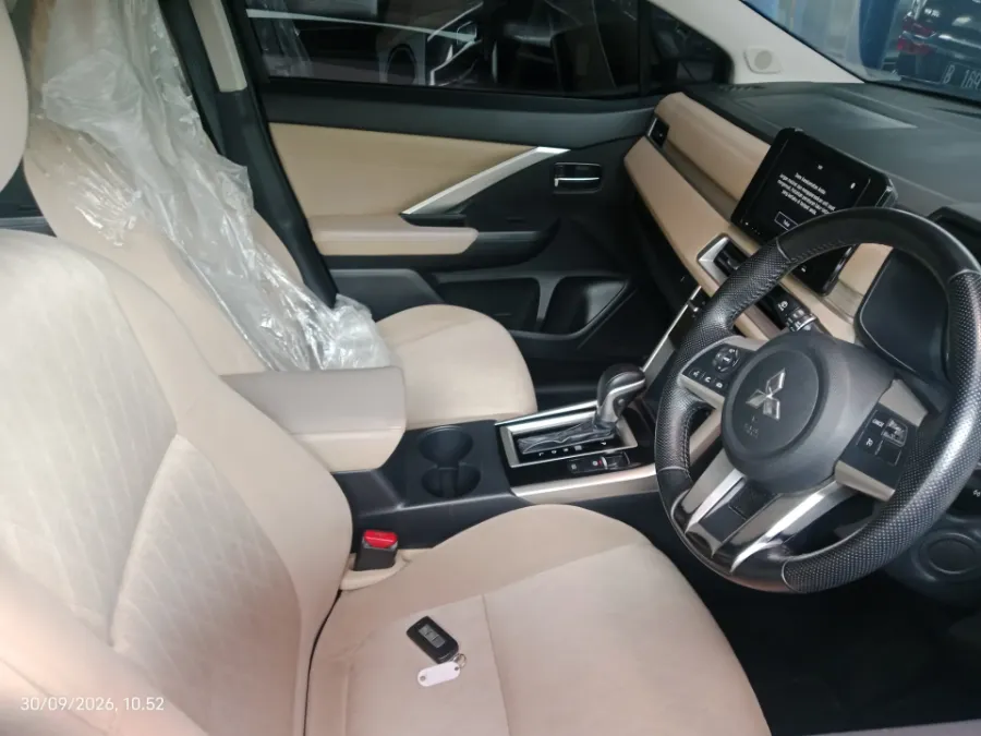 Foto Mobil Bekas Kabin Depan Mitsubishi Xpander 1.5 Ultimate tahun 2022