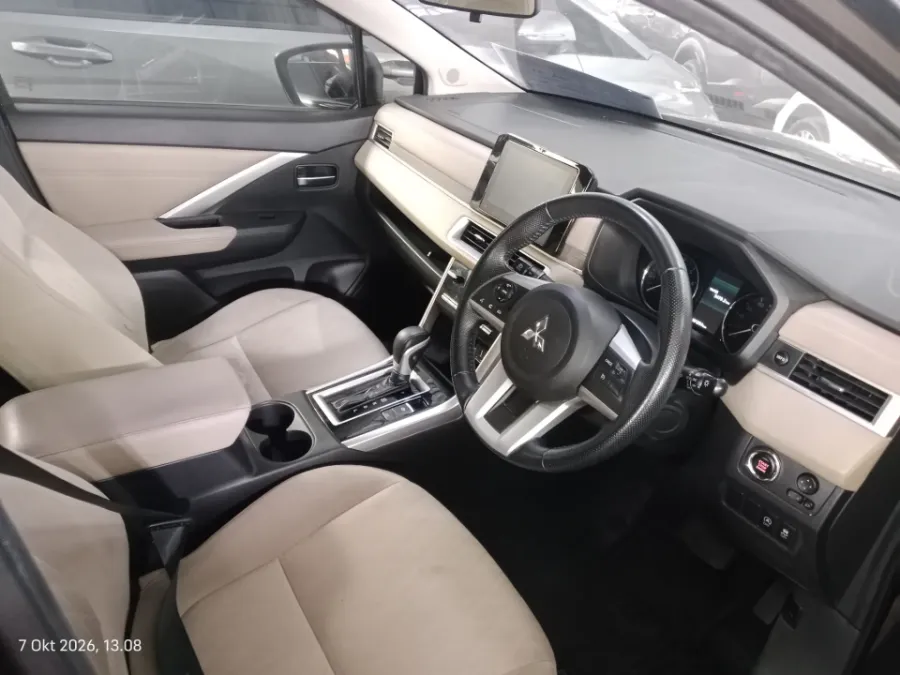 Foto Mobil Bekas Kabin Depan Mitsubishi Xpander 1.5 Ultimate tahun 2022