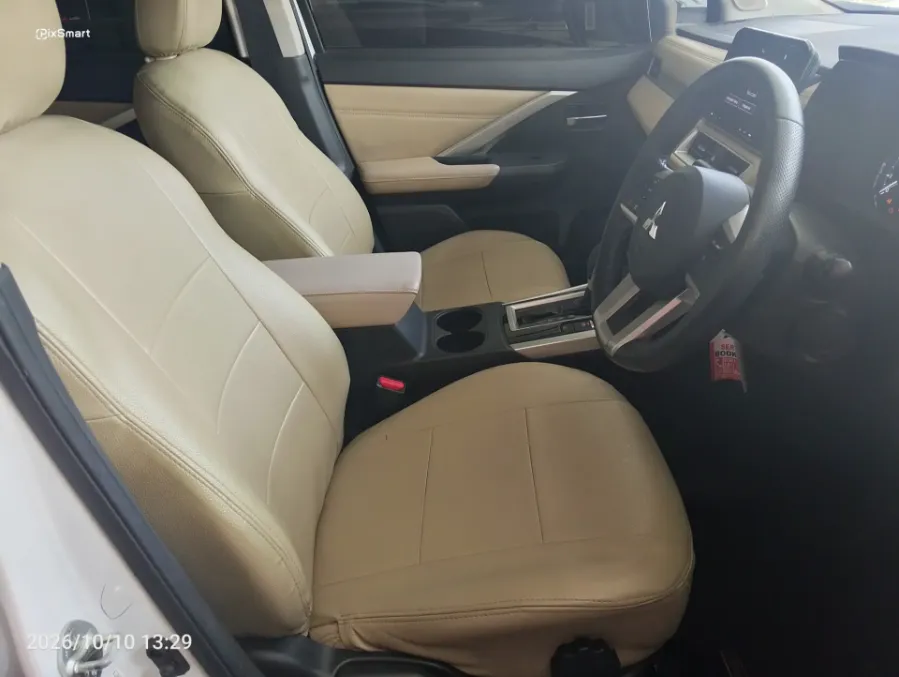 Foto Mobil Bekas Kabin Depan Mitsubishi Xpander 1.5 Ultimate tahun 2022