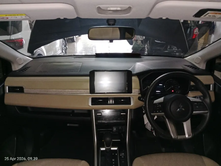 Foto Mobil Bekas Dashboard Mitsubishi Xpander 1.5 Ultimate tahun 2023