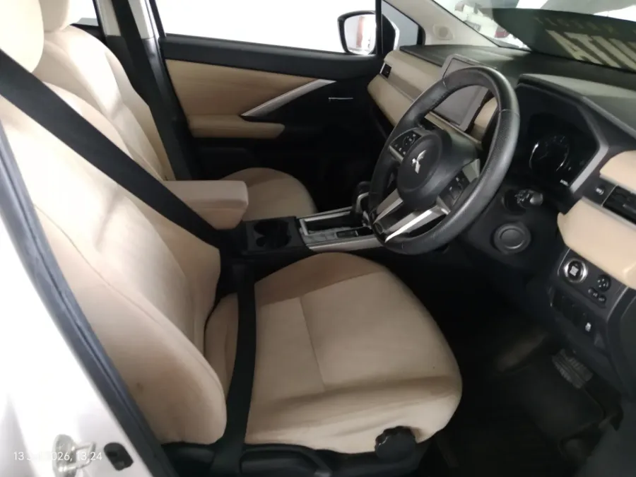 Foto Mobil Bekas Kabin Depan Mitsubishi Xpander 1.5 Ultimate tahun 2023