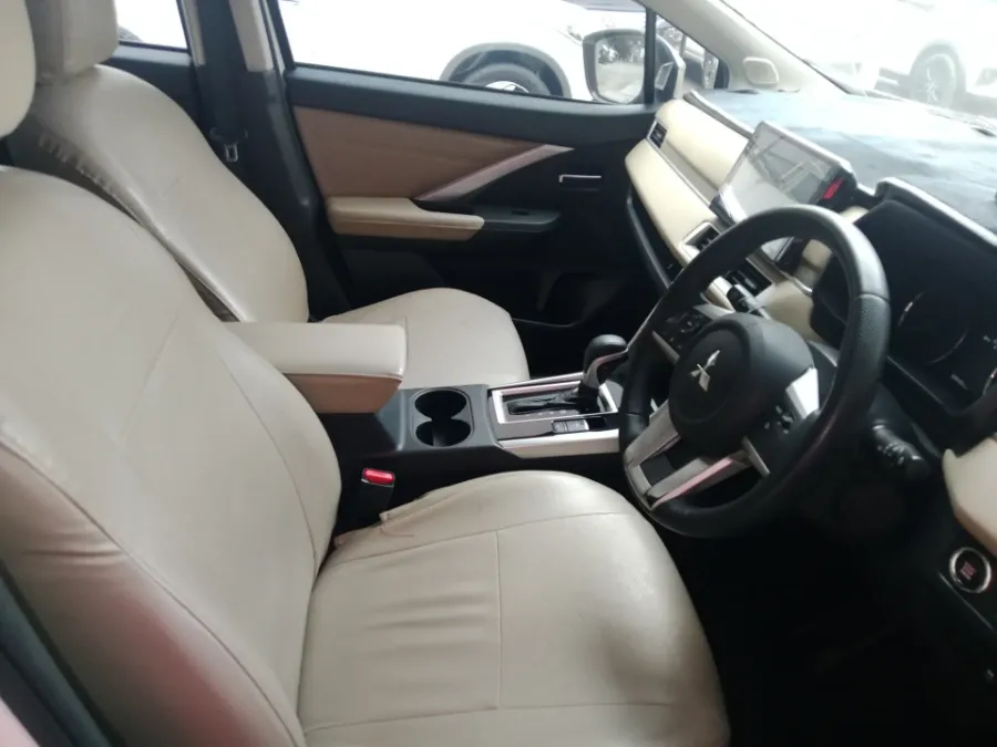 Foto Mobil Bekas Kabin Depan Mitsubishi Xpander 1.5 Ultimate tahun 2023