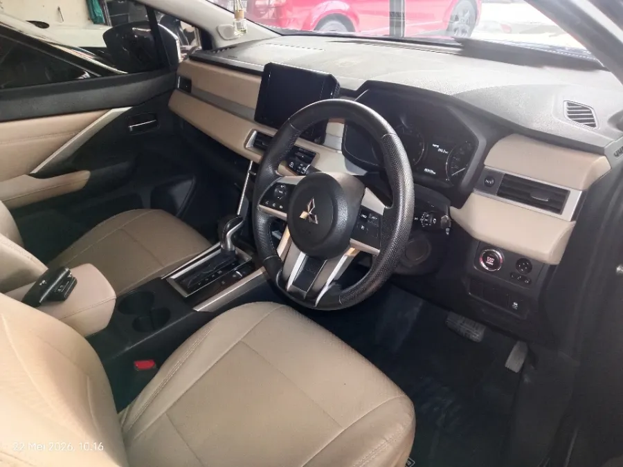 Foto Mobil Bekas Kabin Depan Mitsubishi Xpander 1.5 Ultimate tahun 2023