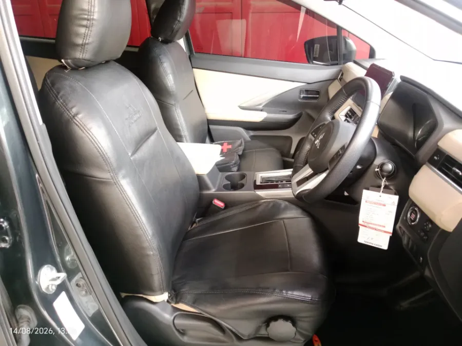 Foto Mobil Bekas Kabin Depan Mitsubishi Xpander 1.5 Ultimate tahun 2023
