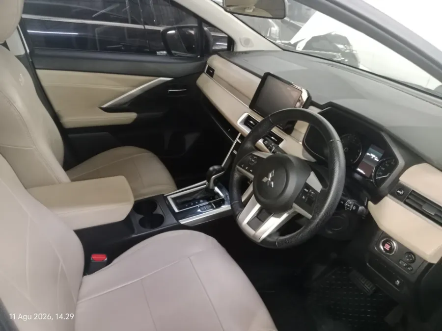 Foto Mobil Bekas Kabin Depan Mitsubishi Xpander 1.5 Ultimate tahun 2023