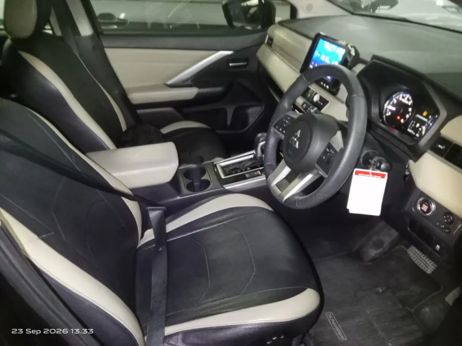 Foto Mobil Bekas Kabin Depan Mitsubishi Xpander 1.5 Ultimate tahun 2023