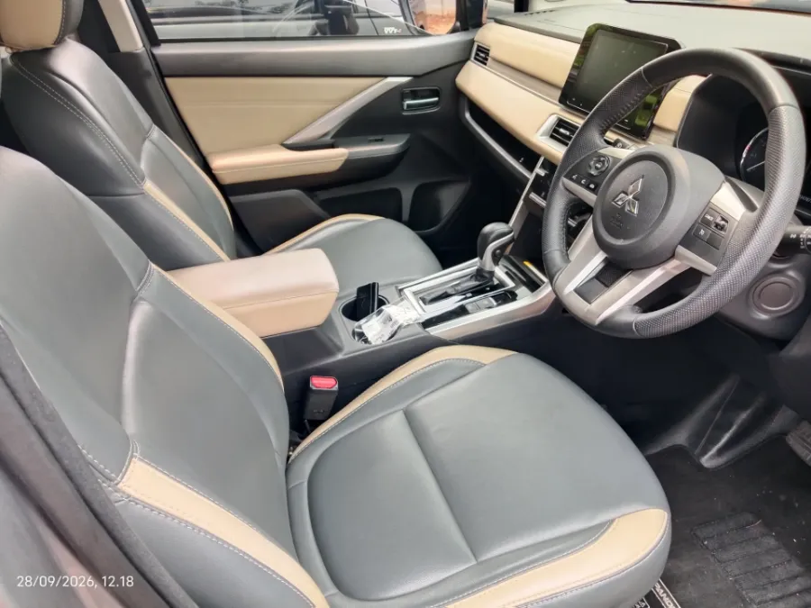 Foto Mobil Bekas Kabin Depan Mitsubishi Xpander 1.5 Ultimate tahun 2023