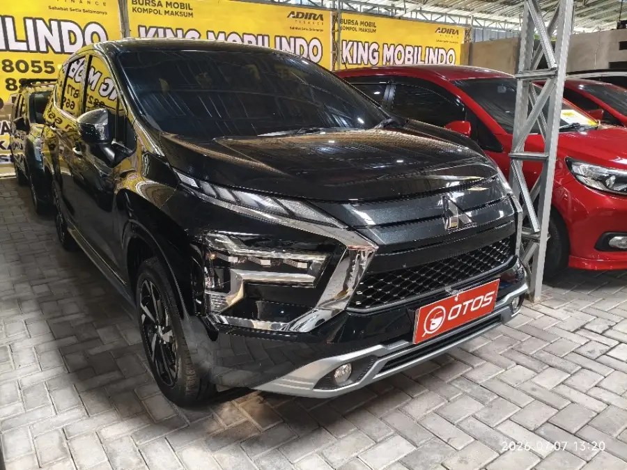 Foto Mobil Bekas Kanan Depan Mitsubishi Xpander 1.5 Ultimate tahun 2023