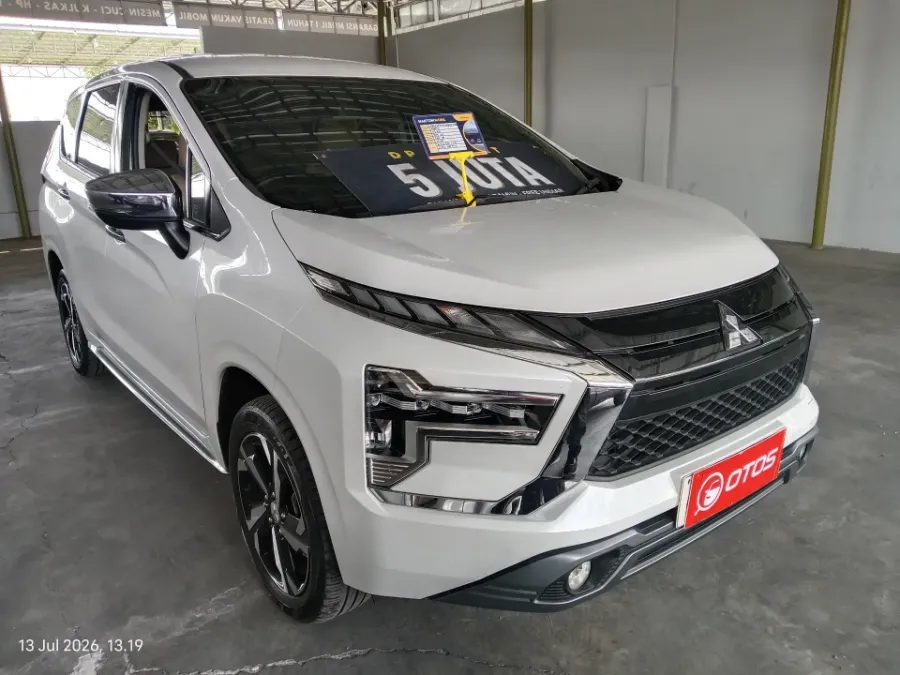 Foto Mobil Bekas Kanan Depan Mitsubishi Xpander 1.5 Ultimate tahun 2023