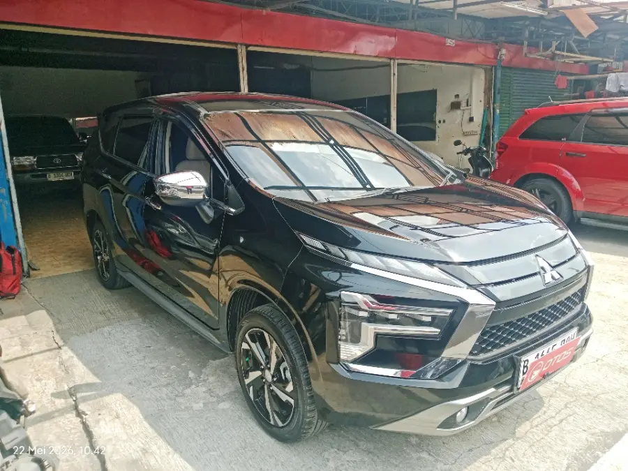 Foto Mobil Bekas Kanan Depan Mitsubishi Xpander 1.5 Ultimate tahun 2023