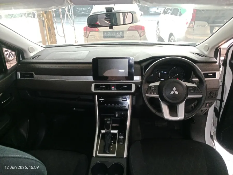 Foto Mobil Bekas Dashboard Mitsubishi Xpander 1.5 Ultimate tahun 2024