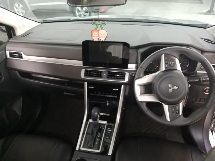 Foto Mobil Bekas Dashboard Mitsubishi Xpander 1.5 Ultimate tahun 2024