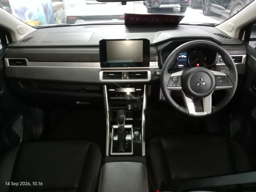 Foto Mobil Bekas Dashboard Mitsubishi Xpander 1.5 Ultimate tahun 2024