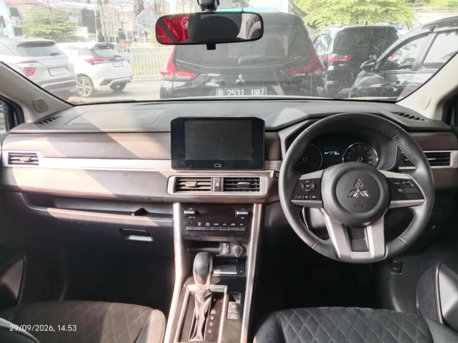 Foto Mobil Bekas Dashboard Mitsubishi Xpander 1.5 Ultimate tahun 2024