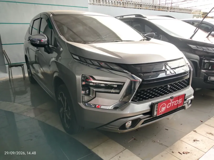 Foto Mobil Bekas Kanan Depan Mitsubishi Xpander 1.5 Ultimate tahun 2024