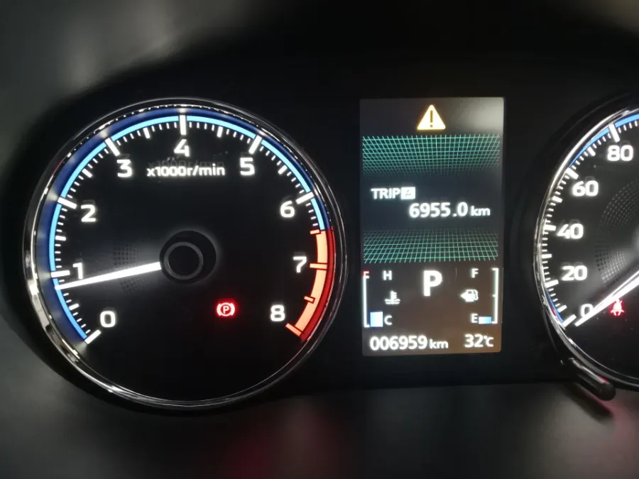 Foto Mobil Bekas Odometer Mitsubishi Xpander 1.5 Ultimate tahun 2024