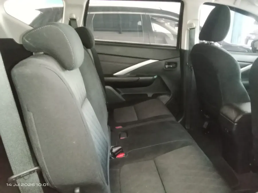 Foto Mobil Bekas Kabin Belakang Mitsubishi Xpander 1.5 Ultimate tahun 2025