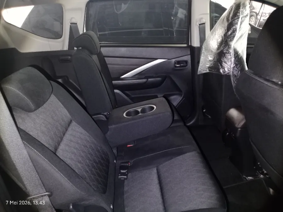 Foto Mobil Bekas Kabin Belakang Mitsubishi Xpander 1.5 Ultimate tahun 2025