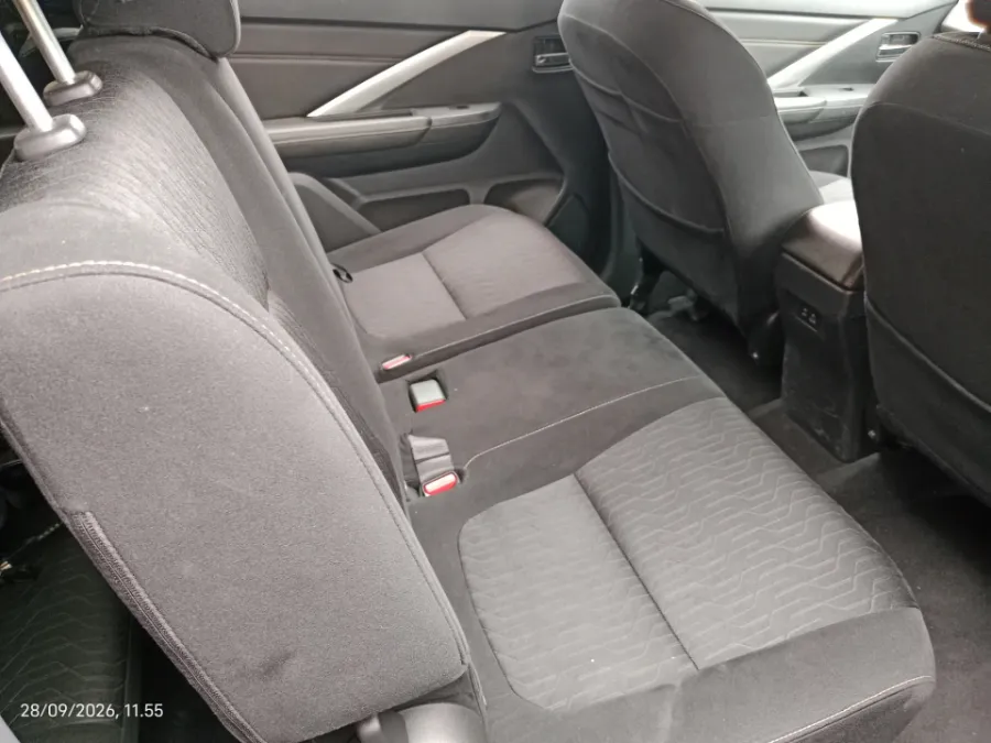 Foto Mobil Bekas Kabin Belakang Mitsubishi Xpander 1.5 Ultimate tahun 2025